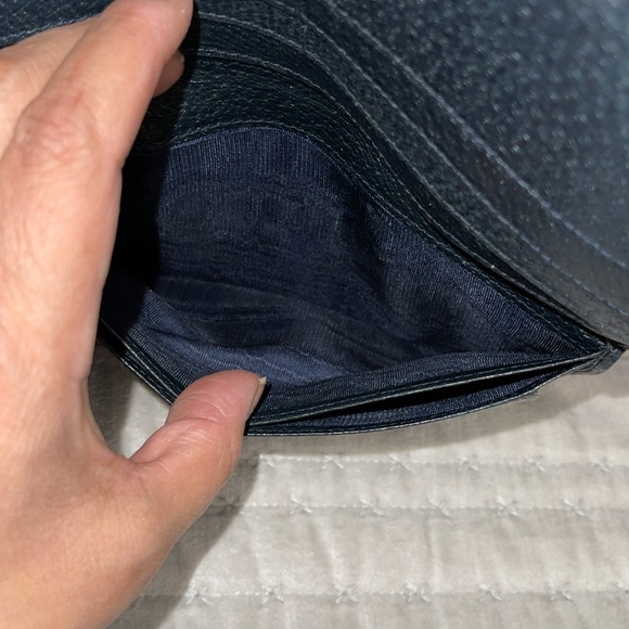 COPY - Authentic preloved Gucci wallet excellent condition navy blue. - Picture 9 of 14